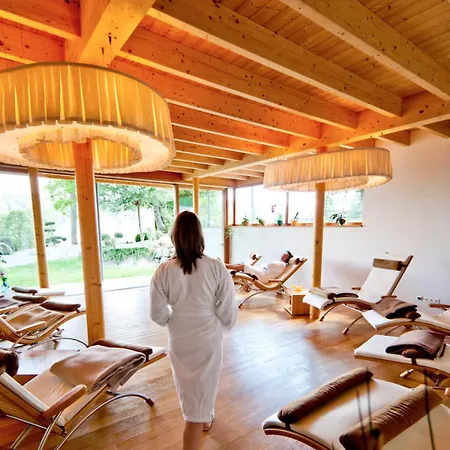 Ramsauhof Pool & Wellness ホテル 4*