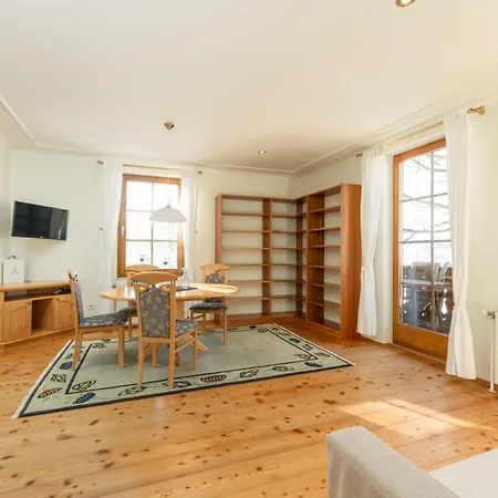 Готель Ramsauhof Pool & Wellness 4*