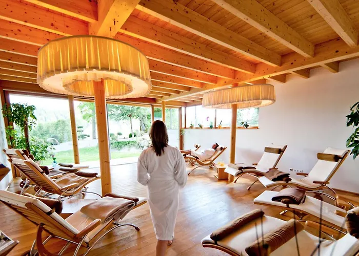 Ramsauhof Pool & Wellness Готель 4*