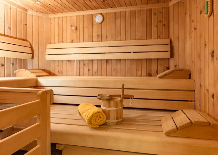 Готель Ramsauhof Pool & Wellness