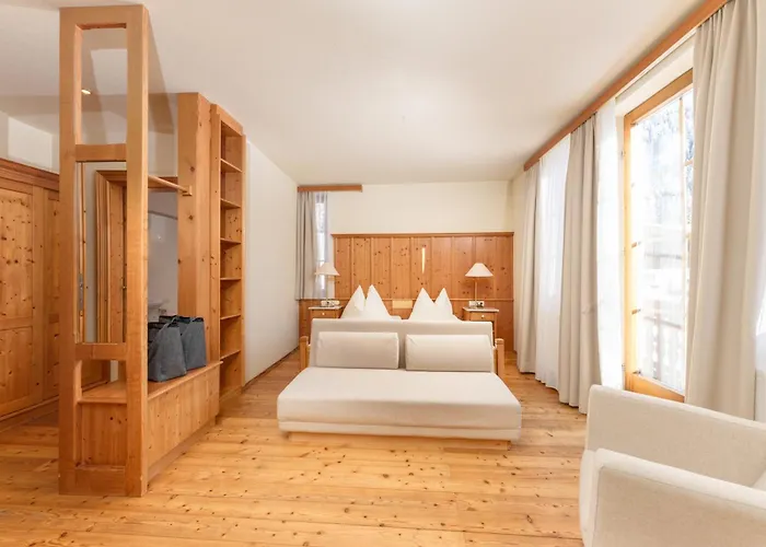 Ramsauhof Pool & Wellness 4*