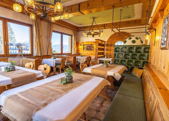 Готель Ramsauhof Pool & Wellness