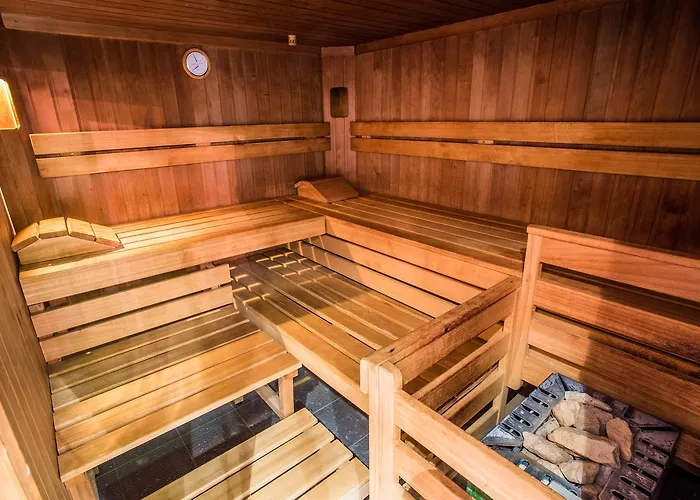 Ramsauhof Pool & Wellness 4* רמסאו אם דכשטיין