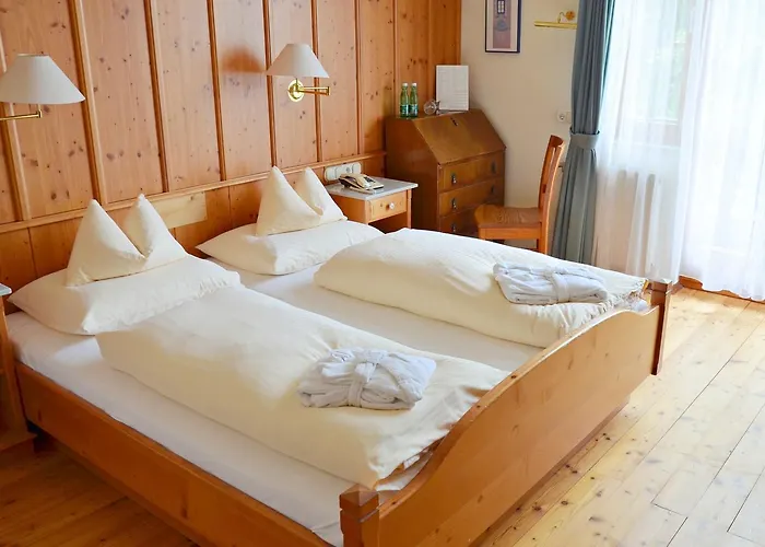 Готель Ramsauhof Pool & Wellness 4*